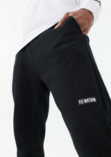 Fortitude Trackpant in Black