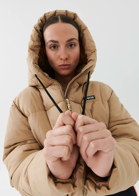 Goalside Puffer Jacket in Tannin